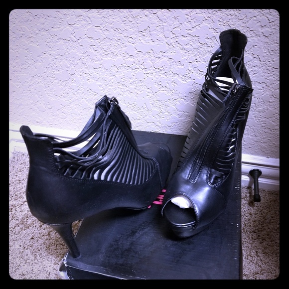 High heels - Picture 4 of 4